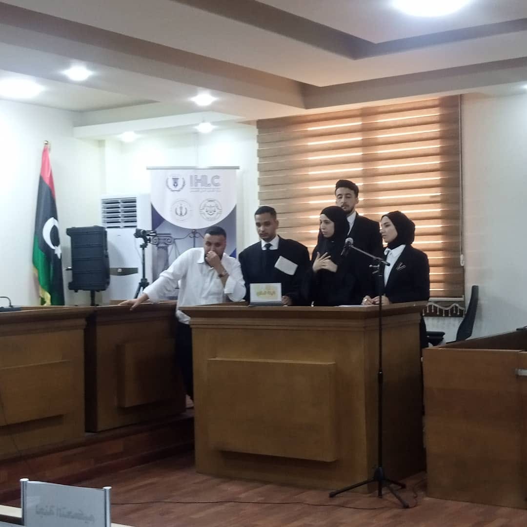 فريق كلية القانون جامعة مصراتة يتأهل إلى المرحلة النهائية من مسابقة المحكمة الصورية الدولية