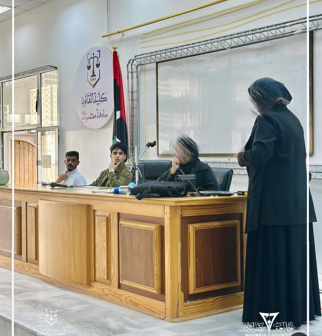 العيادة الطبية بالكلية بالتعاون مع اتحاد الطلبة تنظم محاضرة توعوية بعنوان "الإسعافات الأولية" 