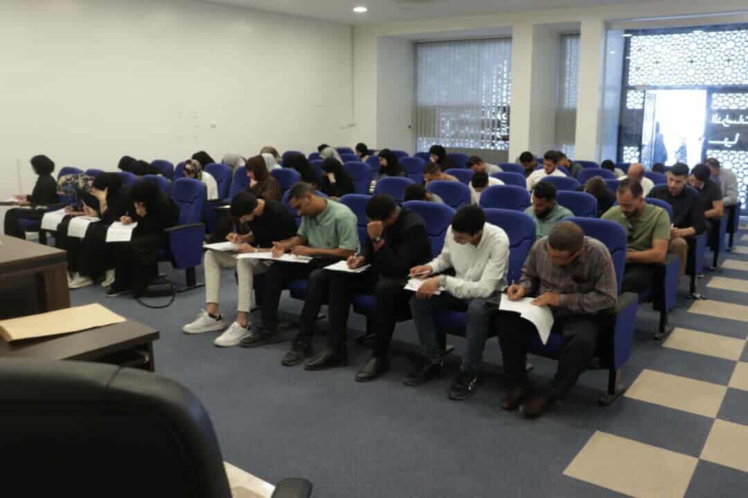 كلية القانون بجامعة مصراتة تجري امتحان المفاضلة لطلاب الدراسات العليا  