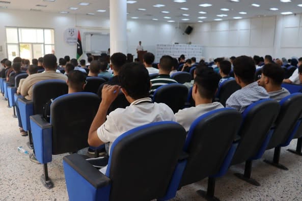 كلية القانون جامعة مصراتة تقيم الملتقى التعريفي للطلبة الجدد للفصل الدراسي خريف 2025/2026