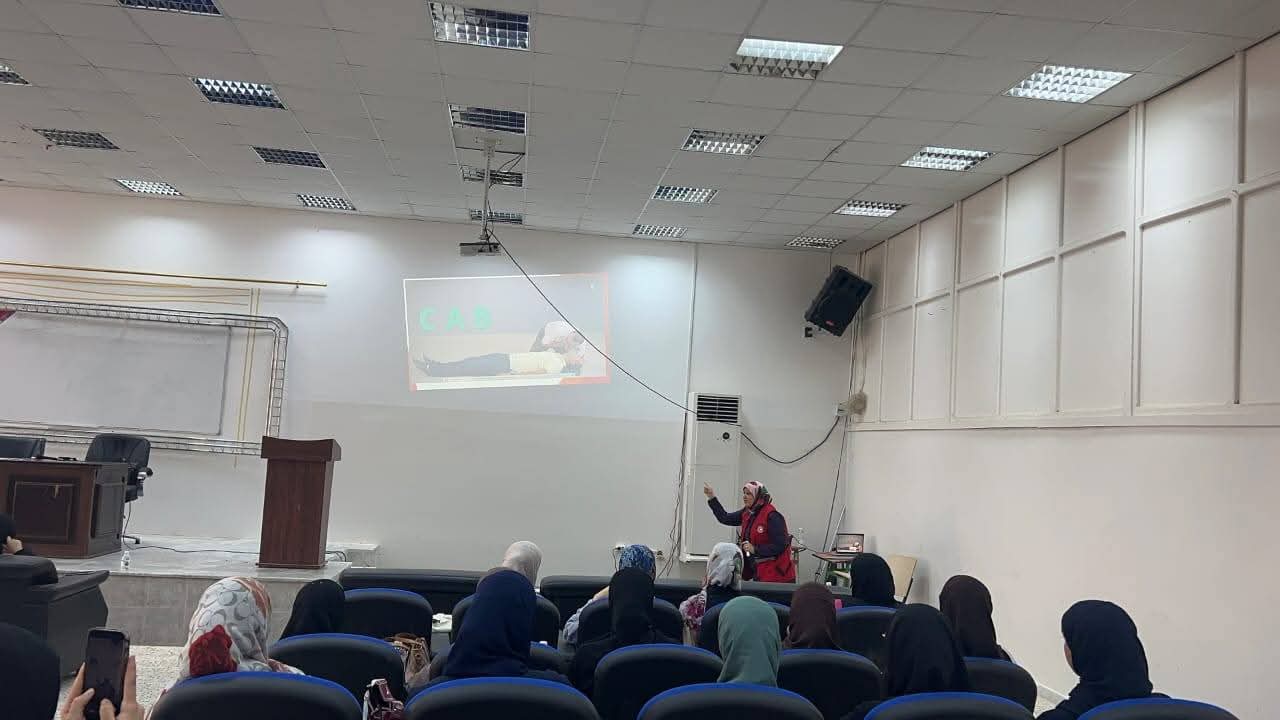 كلية القانون بجامعة مصراتة تنظم دورة تدريبية في مجال الإسعافات الأولية.