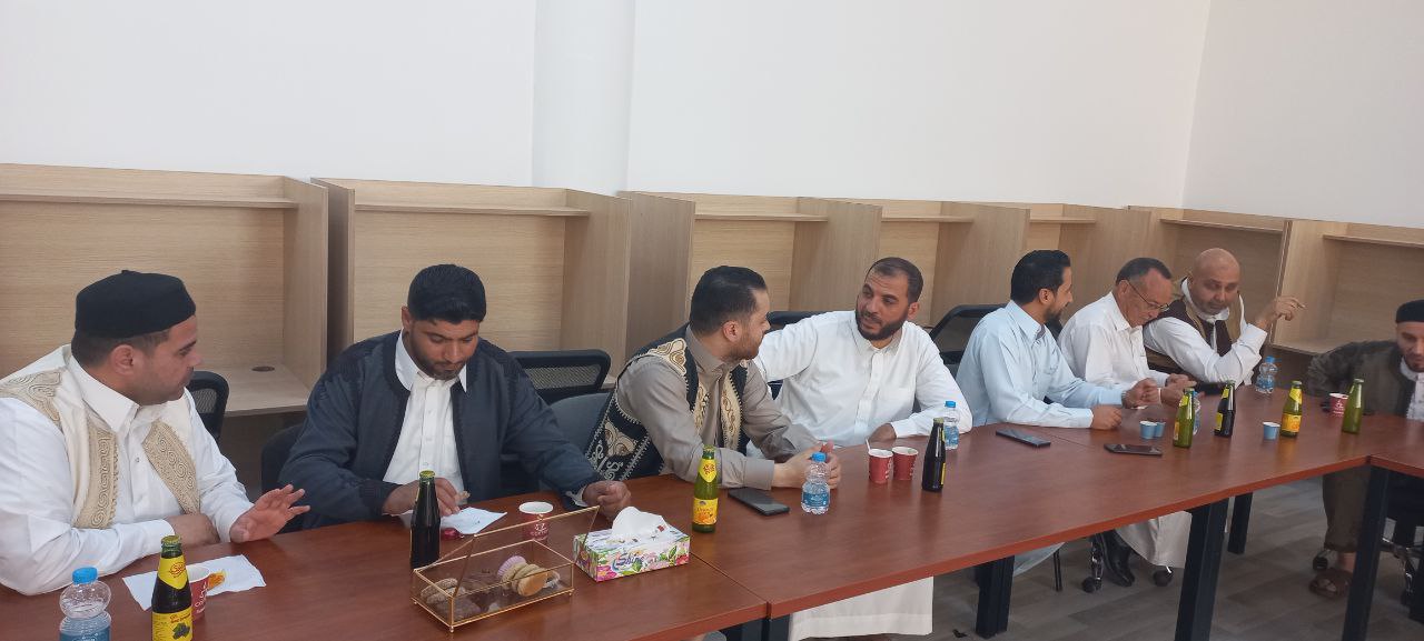كلية القانون تقيم حفل معايدة بمناسبة عيد الفطر السعيد لمنتسبيها