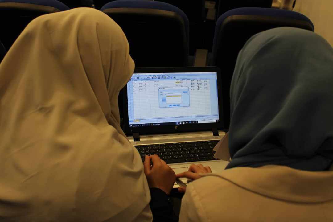قسم الجودة بالكلية ينظم دورة تدريبية عن أساسيات استخدام البرنامج الإحصائي SPSS