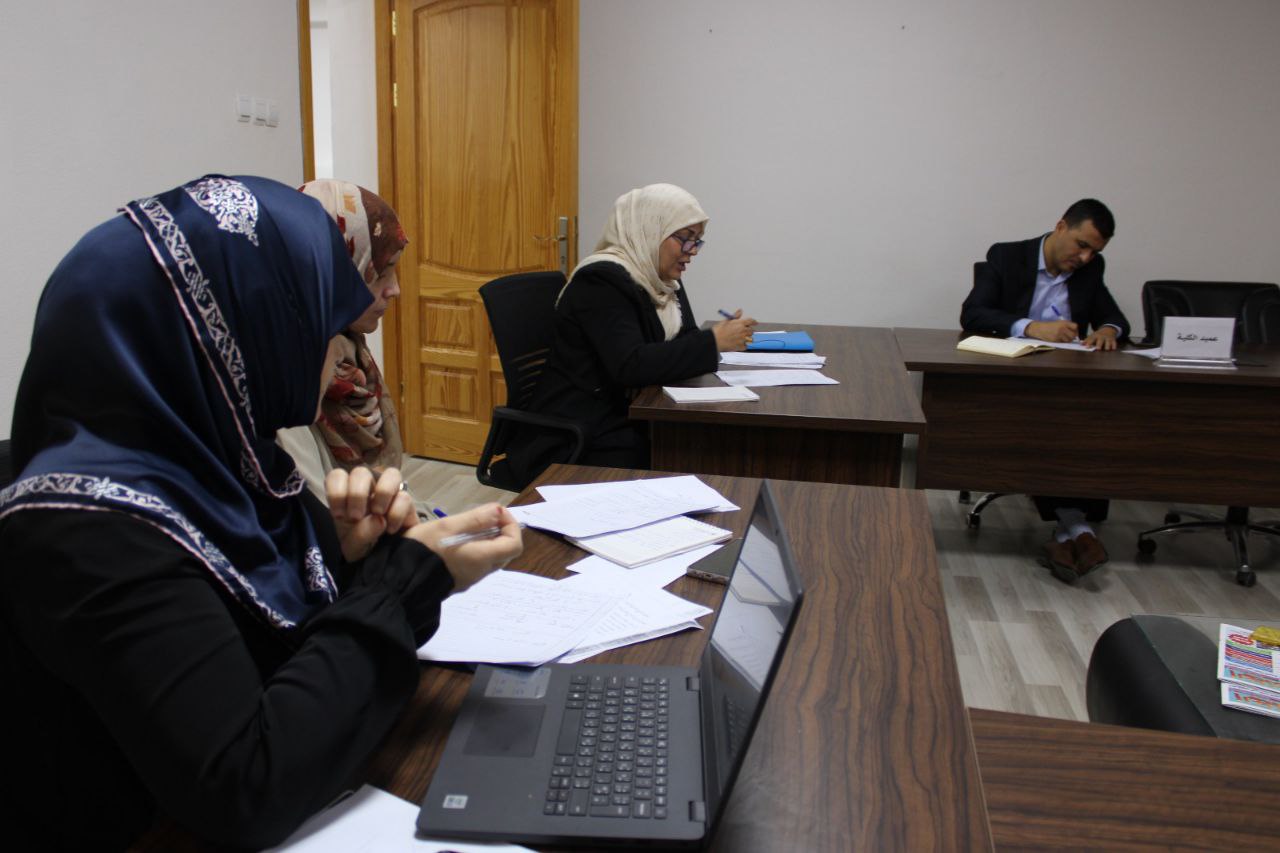 برنامج تدريبي عملي لطلاب فصول التخرج