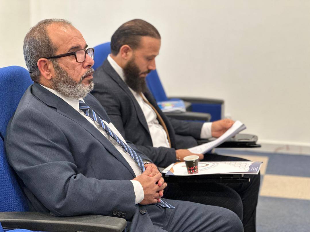 كلية القانون ومركز البحوث بجامعة مصراتة ينظمان جلسة حوارية حول سبل الحد من ظاهرة بطء التقاضي