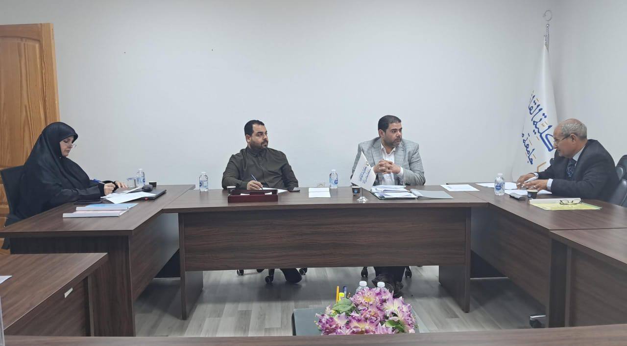 لجنة الدراسات العليا بالكلية تناقش قضايا أكاديمية وإدارية في اجتماع موسع