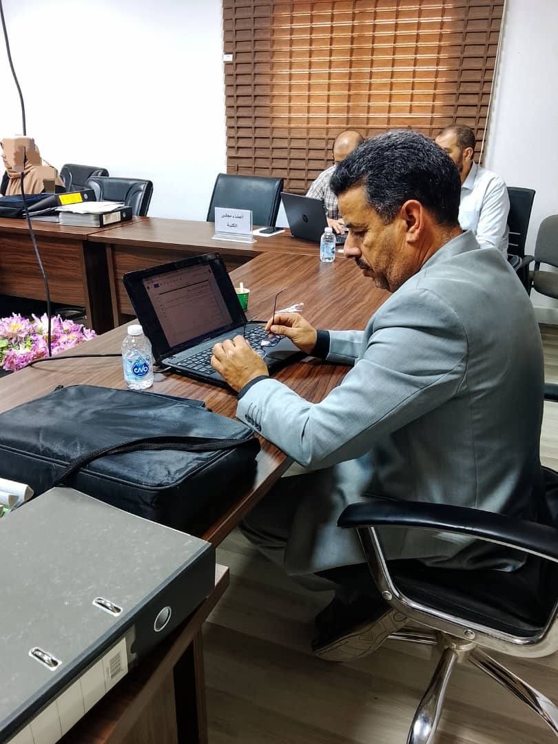 ورشة عمل حول تصميم وتحليل استبانات تقييم الأداء باستخدام التقنيات الحديثة ضمن خطة الجامعة لتطوير كوادر الجودة
