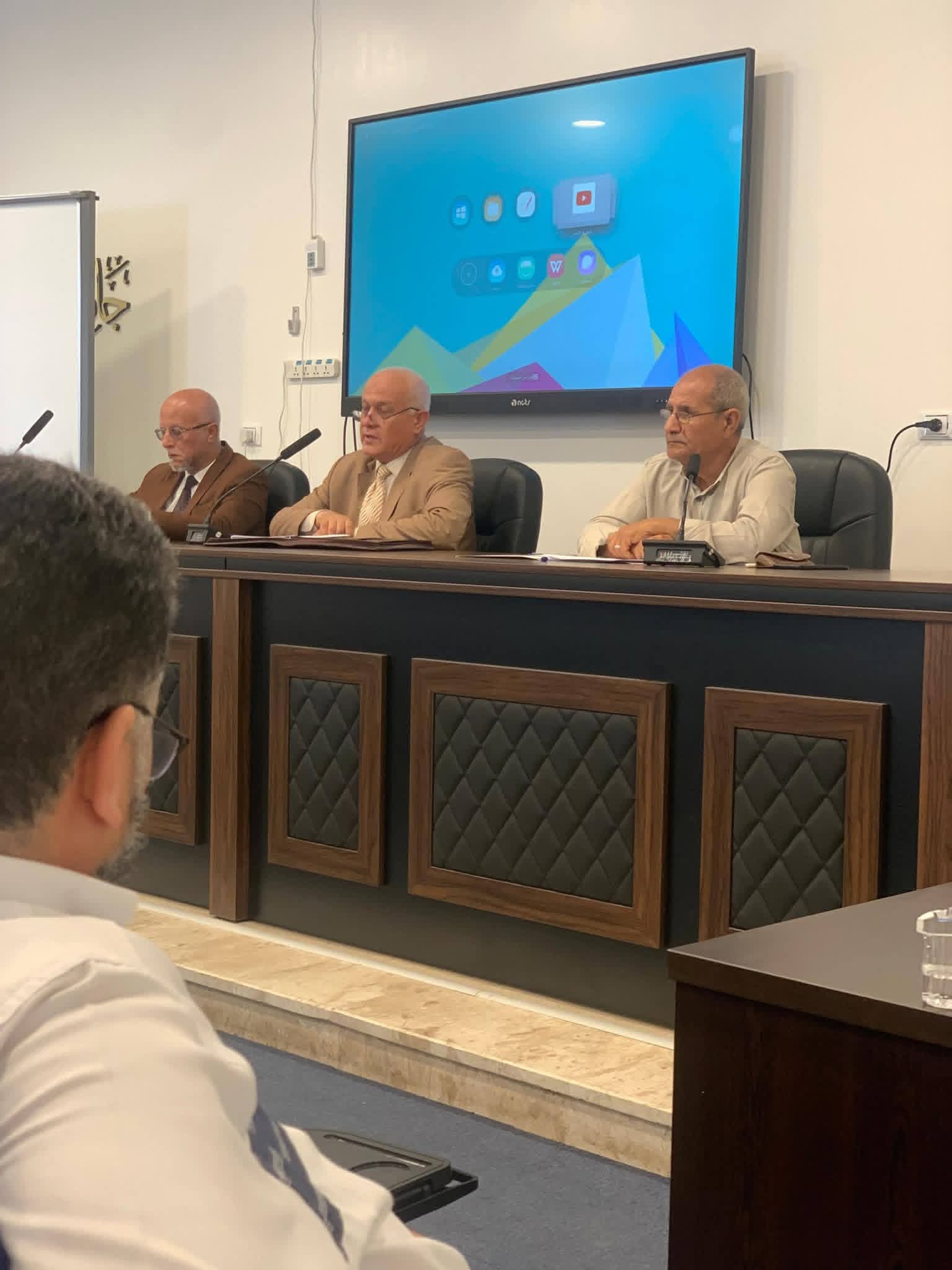 كلية القانون وكلية البيئة والموارد الطبيعية بجامعة مصراتة تنظمان جلسة حوارية حول التحديات البيئية ودور القانون في مواجهتها
